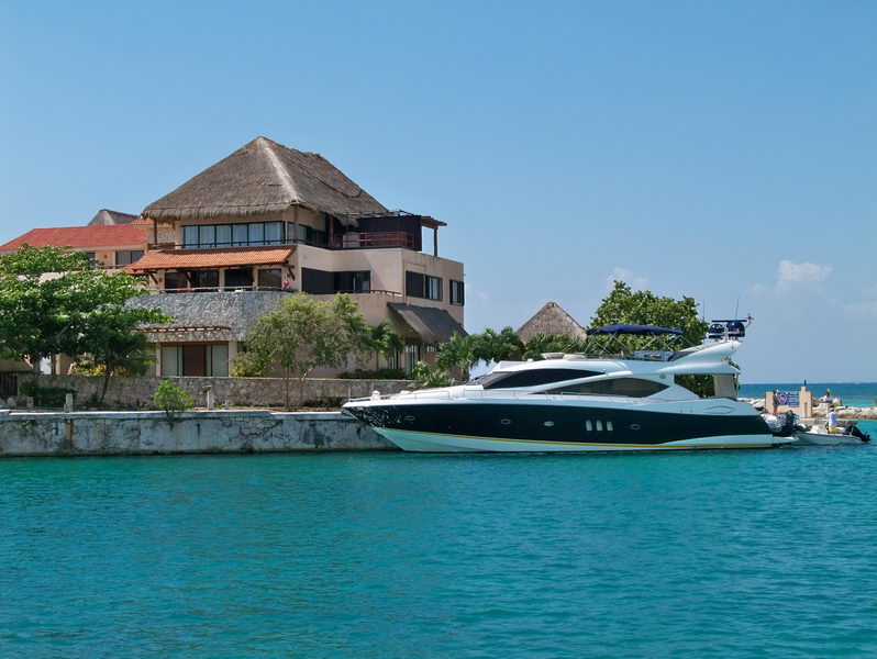 Puerto Aventuras rent a boat