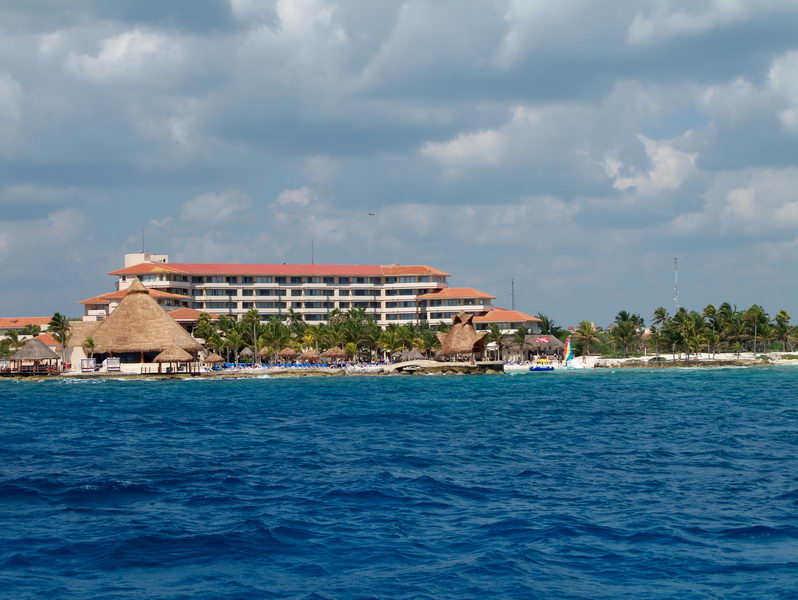 Puerto Aventuras rent a boat
