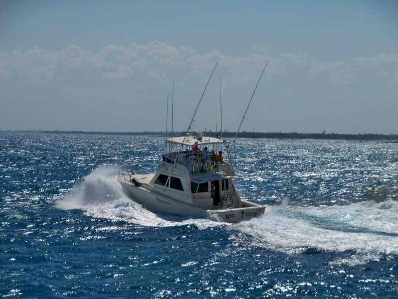 Puerto Aventuras rent a boat