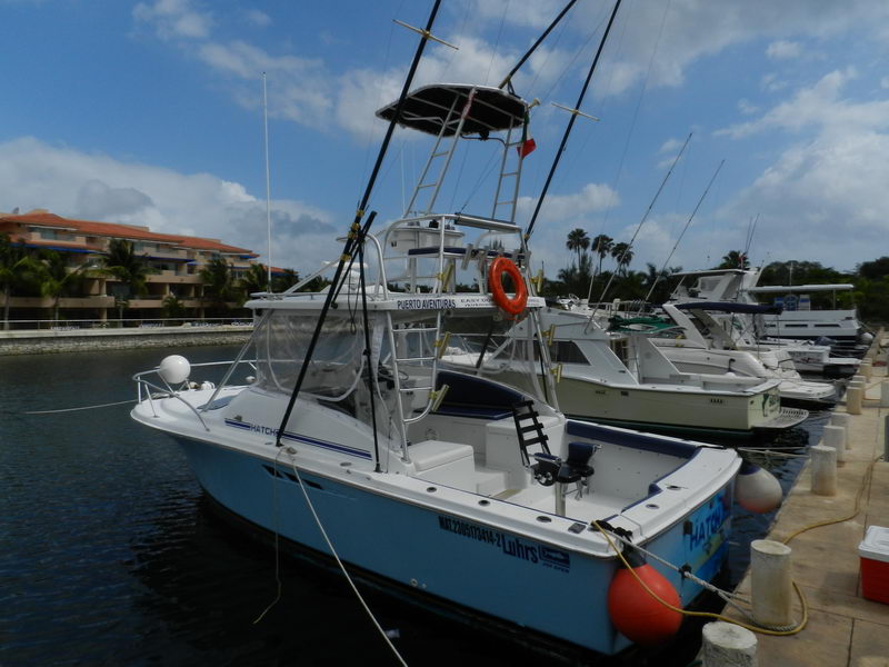 Puerto Aventuras rent a boat