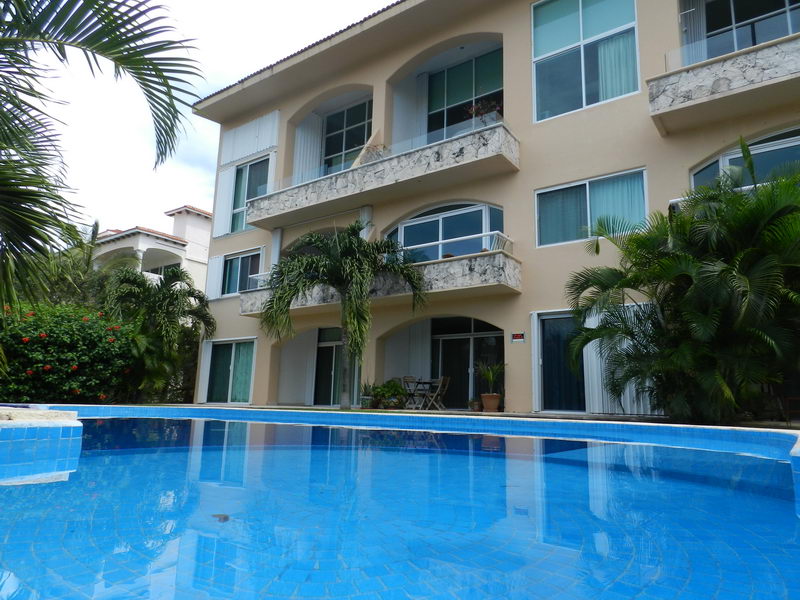 Puerto Aventuras rent a boat